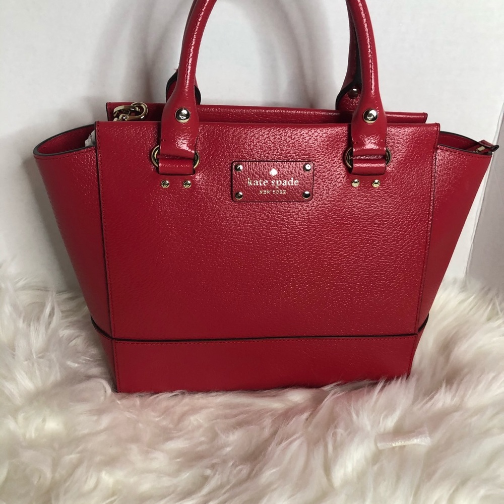 🟢Kate Spade hotchili small camryn purse